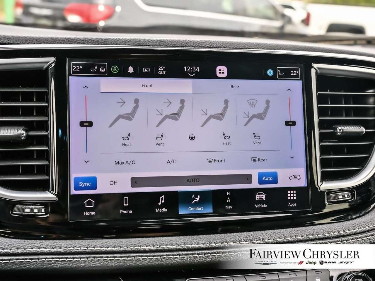 2023 Chrysler Pacifica Limited AWD AWD   PANO ROOF   LEATHER   360 CAMERA   DUAL SCREENS   CARPLAY   S PKG Photo