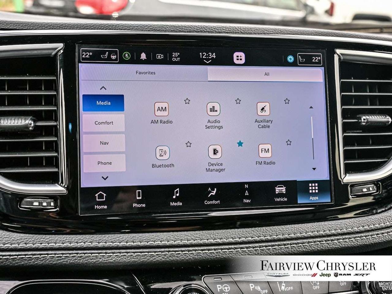 2023 Chrysler Pacifica Limited AWD AWD   PANO ROOF   LEATHER   360 CAMERA   DUAL SCREENS   CARPLAY   S PKG Photo