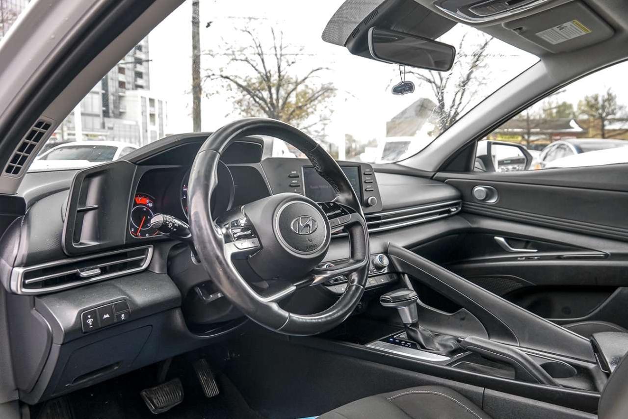 2021 Hyundai Elantra Preferred IVT w/Sun & Tech Package Photo