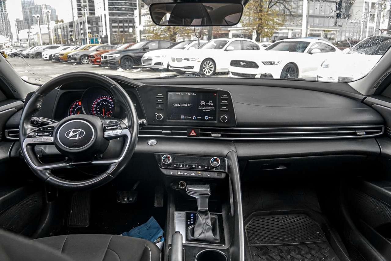 2021 Hyundai Elantra Preferred IVT w/Sun & Tech Package Photo