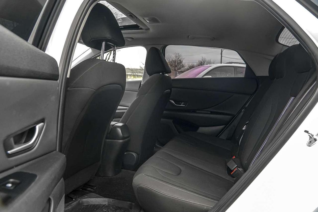 2021 Hyundai Elantra Preferred IVT w/Sun & Tech Package Photo