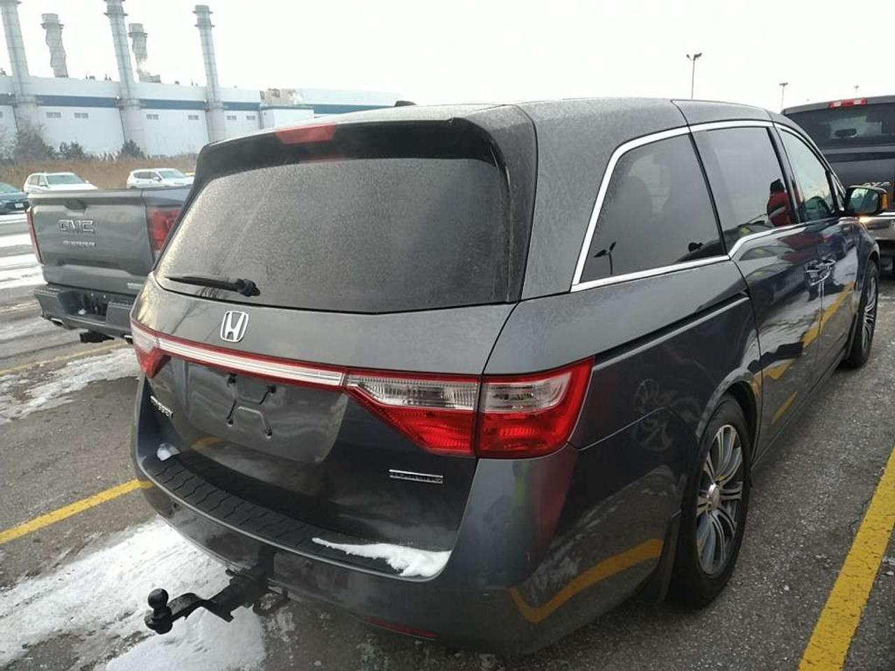2011 Honda Odyssey 4DR WGN TOURING W/RES & NAVI Photo