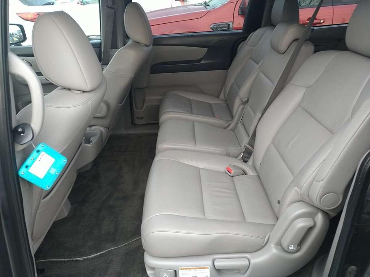 2011 Honda Odyssey 4DR WGN TOURING W/RES & NAVI Photo