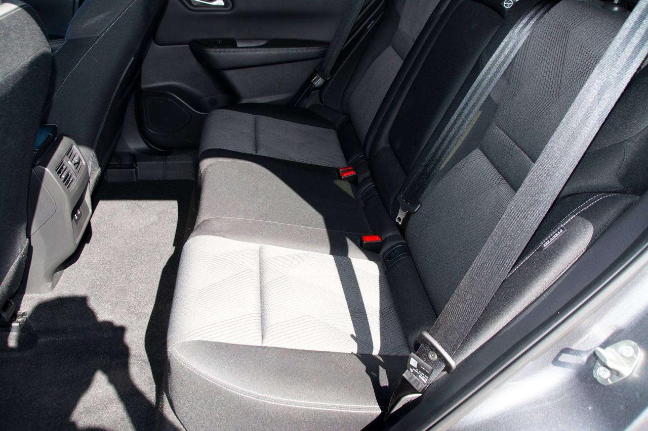 2024 Nissan Rogue SV Photo