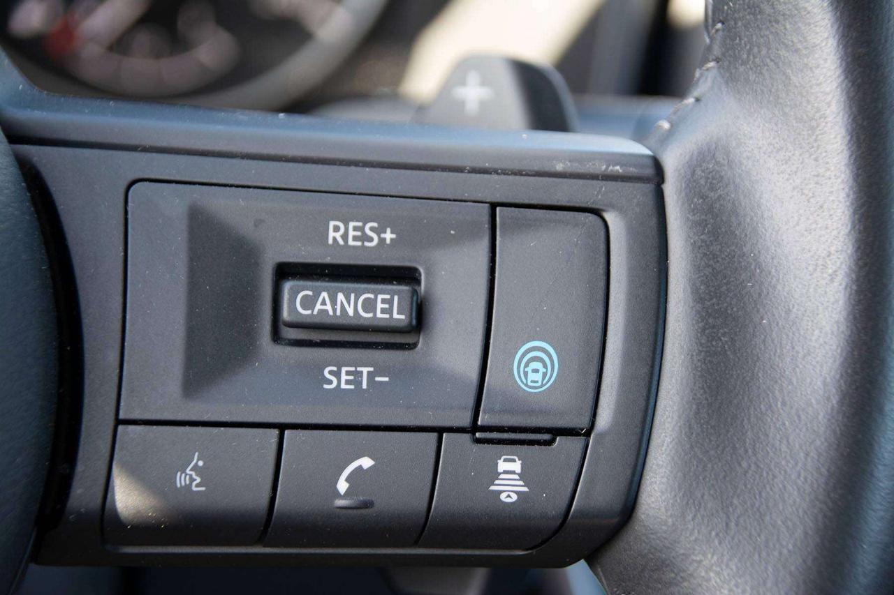 2024 Nissan Rogue SV Photo