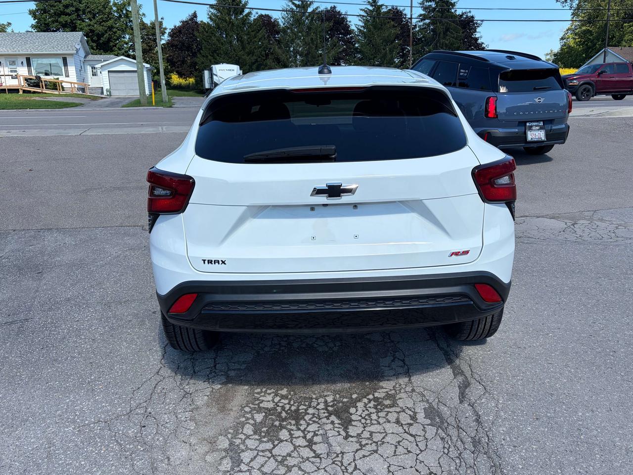 2024 Chevrolet Trax 1RS/HEATED SEATS/BACK UP CAM/CALL PICTON Photo