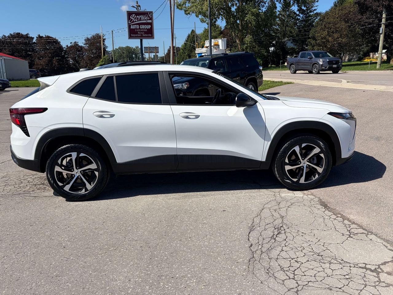 2024 Chevrolet Trax 1RS/HEATED SEATS/BACK UP CAM/CALL PICTON Photo