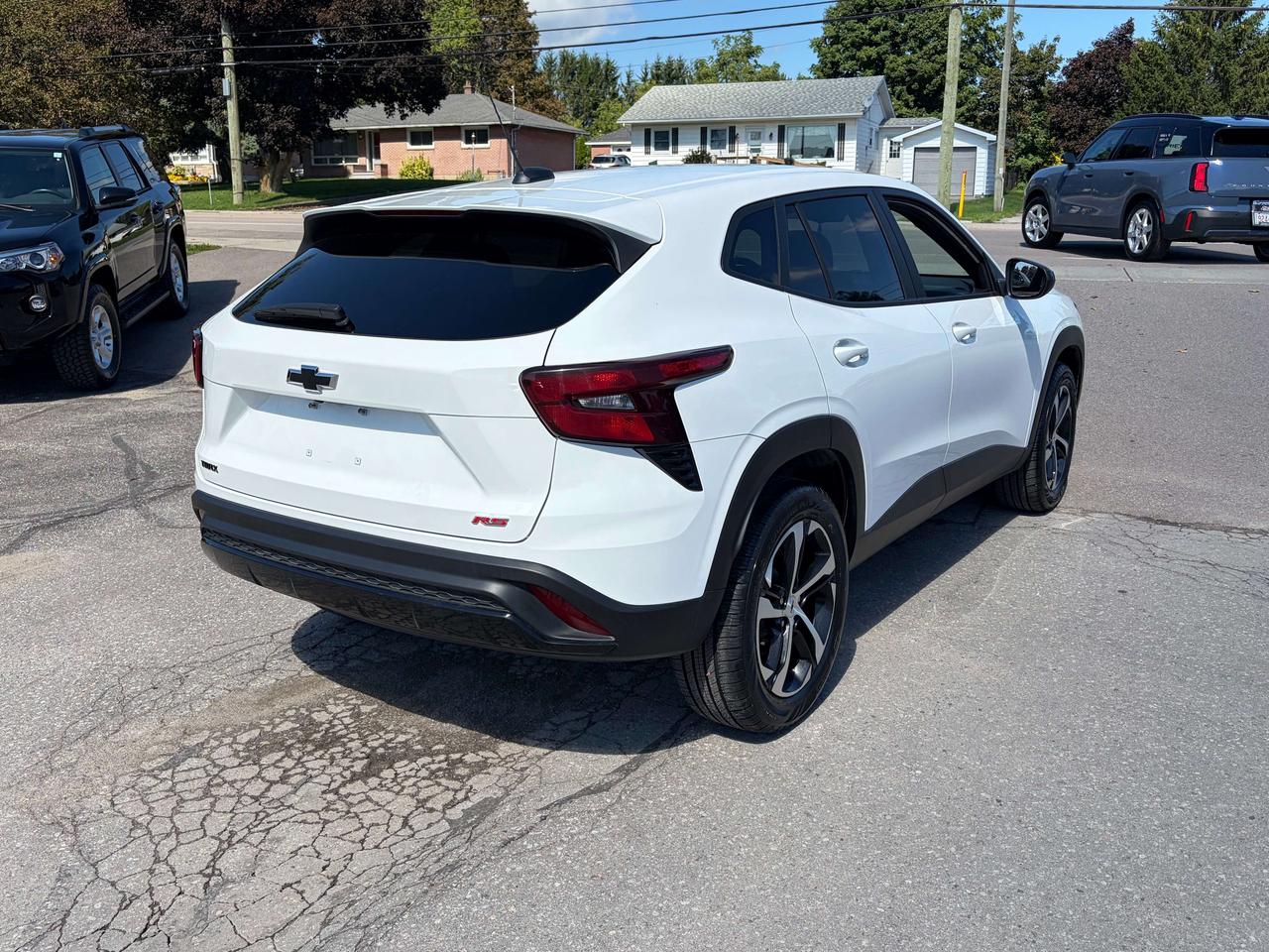 2024 Chevrolet Trax 1RS/HEATED SEATS/BACK UP CAM/CALL PICTON Photo