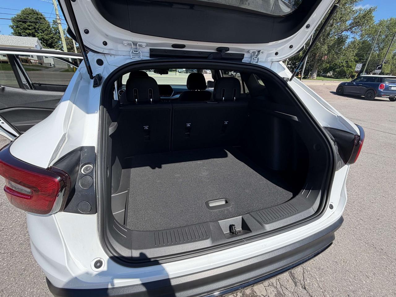 2024 Chevrolet Trax 1RS/HEATED SEATS/BACK UP CAM/CALL PICTON Photo