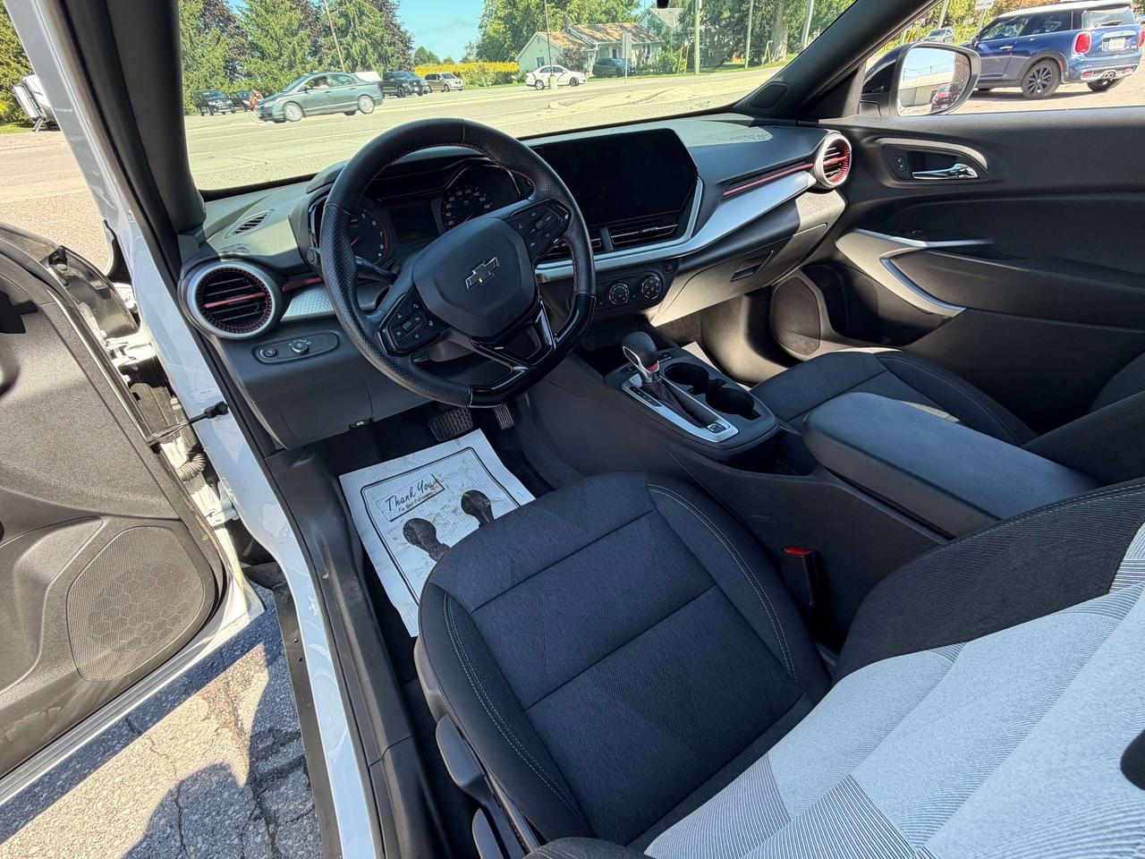 2024 Chevrolet Trax 1RS/HEATED SEATS/BACK UP CAM/CALL PICTON Photo