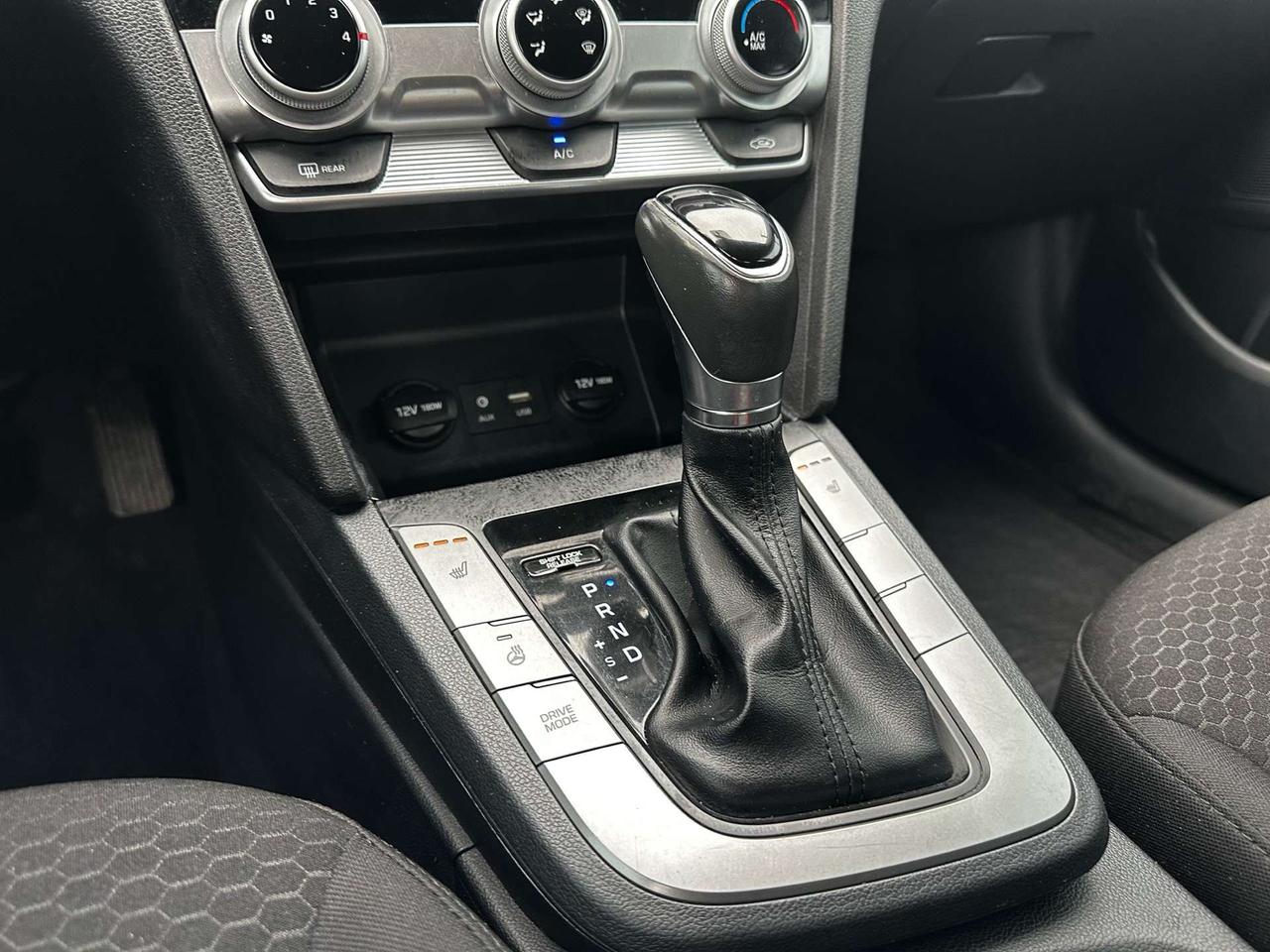 2020 Hyundai Elantra Preferred Photo