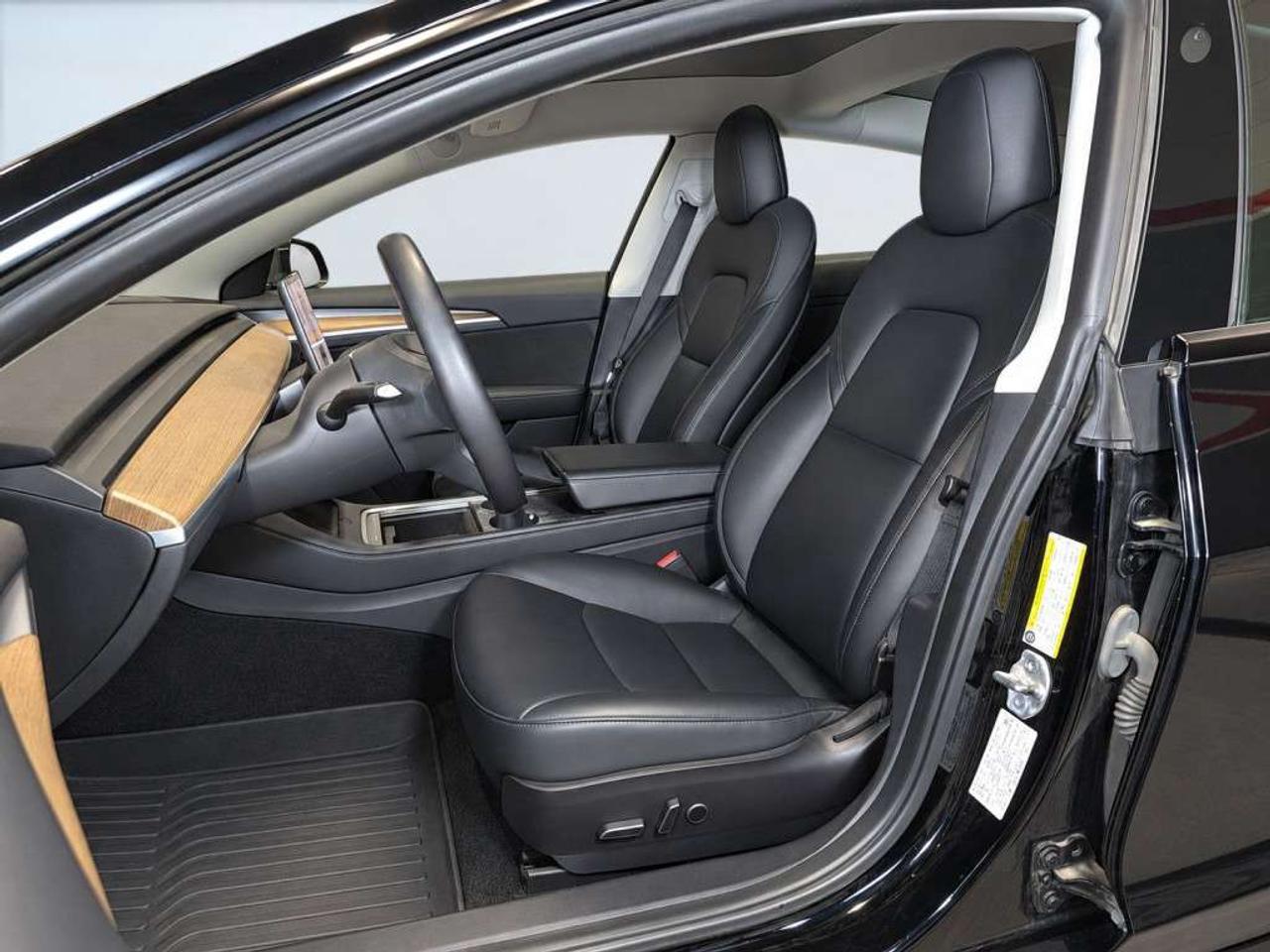 2022 Tesla Model 3 STANDARD RANGE PLUS    Autopilot capable   Glass Roof   Navigation   Premium Interior   Clean CARFAX Photo