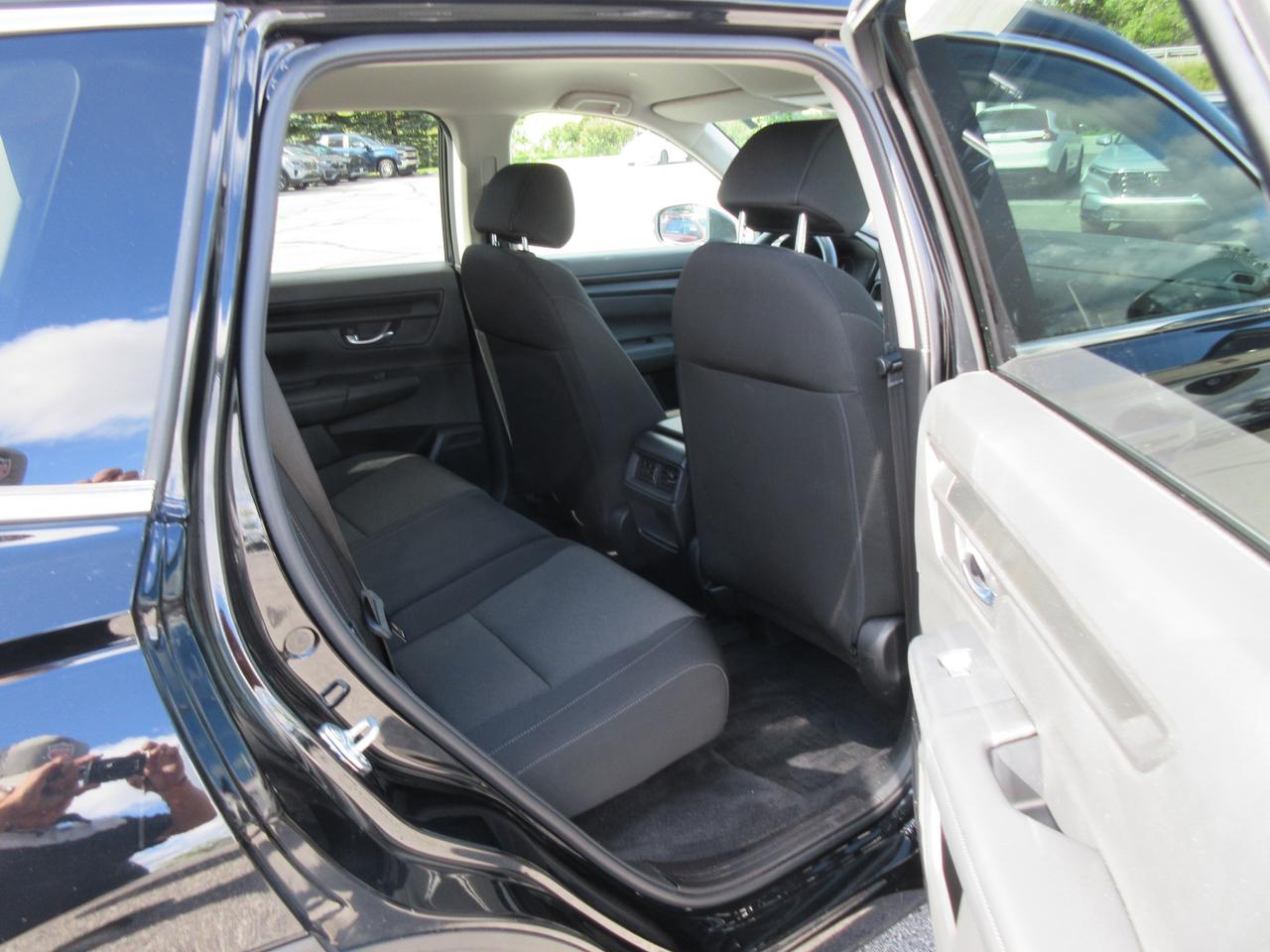 2025 Honda CR-V LX 4dr All-wheel Drive Photo