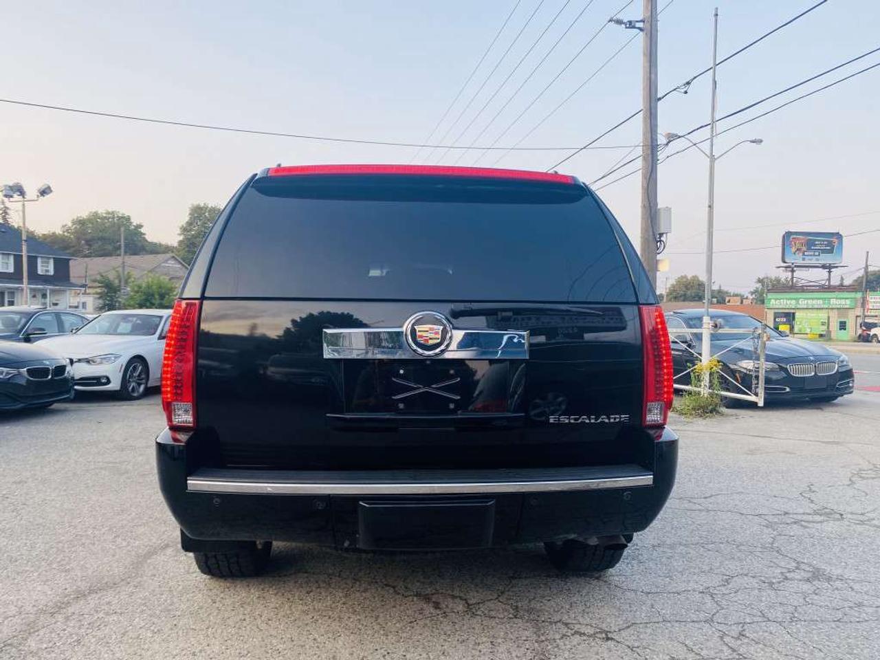 2013 Cadillac Escalade AWD 4dr Base Photo
