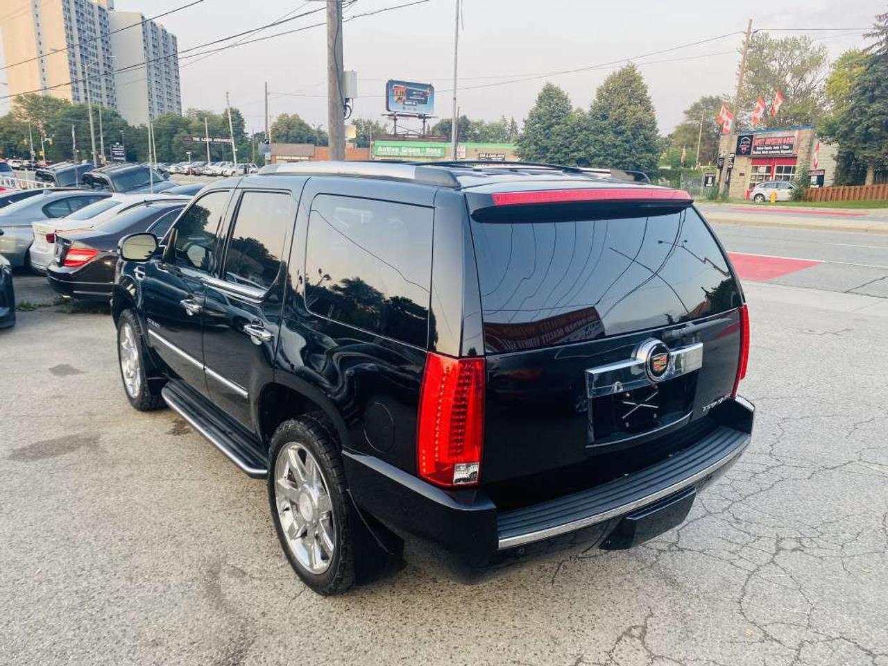 2013 Cadillac Escalade AWD 4dr Base Photo