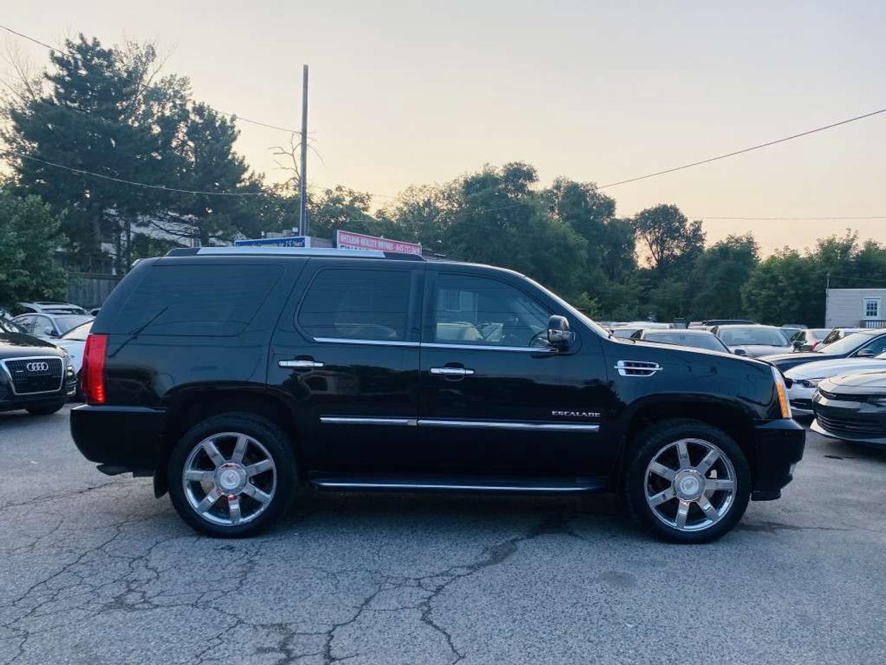 2013 Cadillac Escalade AWD 4dr Base Photo