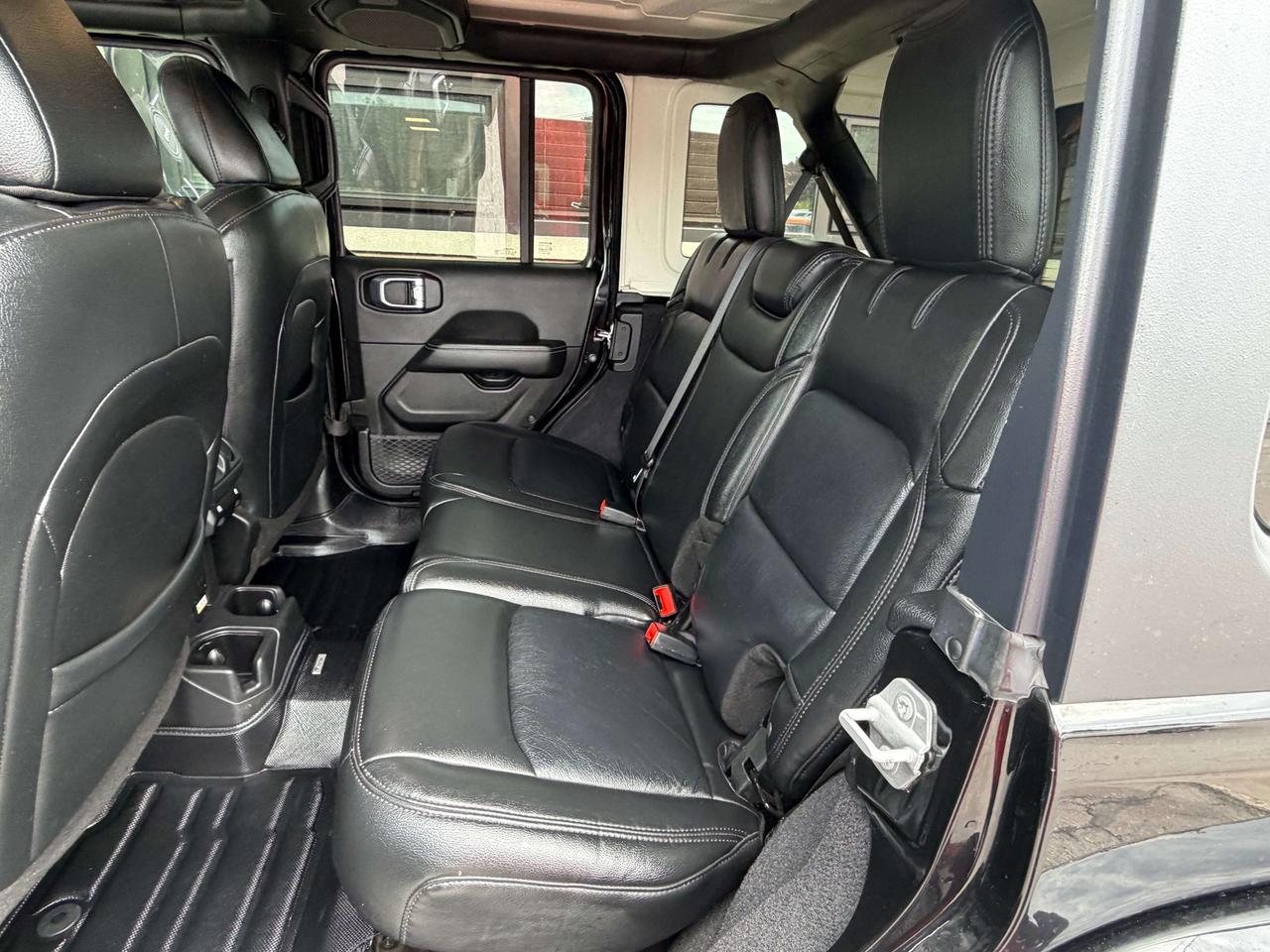 2023 Jeep Wrangler SAHARA/4X4/LEATHER/BACK UP CAM/CALL PICTON Photo