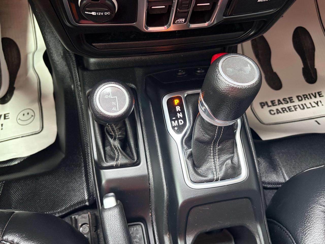 2023 Jeep Wrangler SAHARA/4X4/LEATHER/BACK UP CAM/CALL PICTON Photo