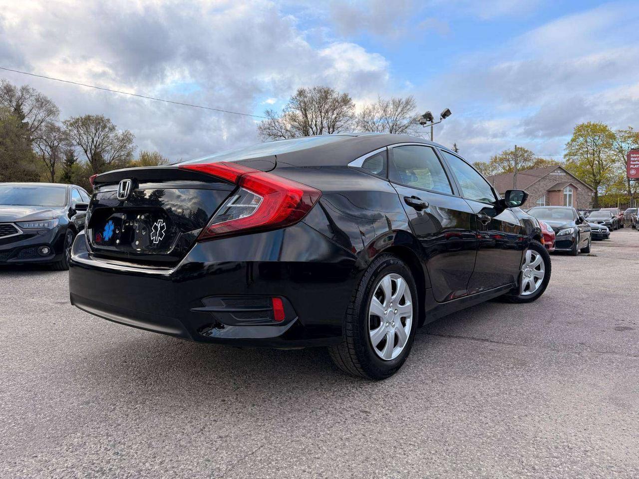 2018 Honda Civic DX MANUAL Photo3
