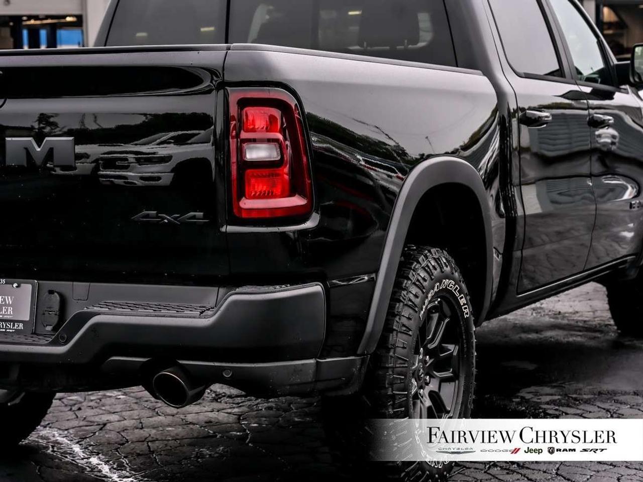 2026 RAM 1500 Rebel 4x4 Crew Cab 5'7 Box 5.7 L HEMI   PANO ROOF   LEATHER   NAVI   LEVEL 2   HARMAN/KARDON   CARPLAY Photo