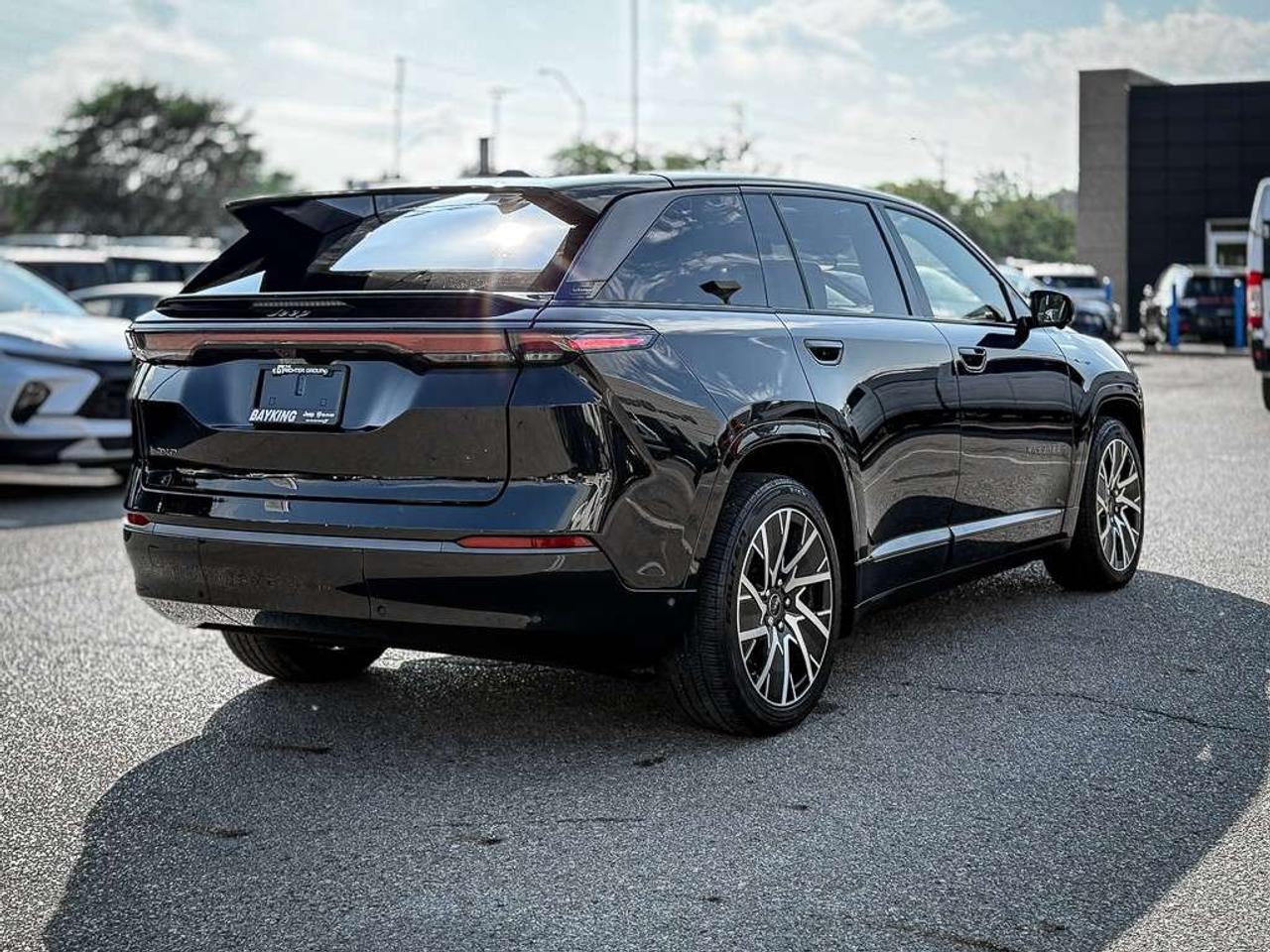 2025 Jeep Wagoneer S TOW GROUP   PANO ROOF   360 CAM   ADAPTIVE CRUISE Photo