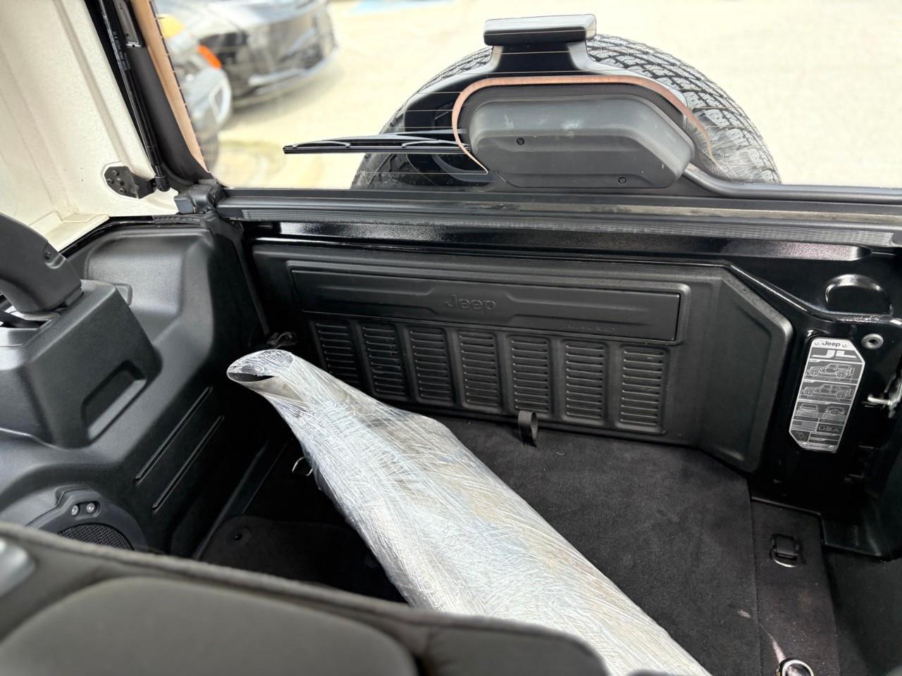 2021 Jeep WRANGLER UNLIMITED Sahara 4dr 4x4 Photo4