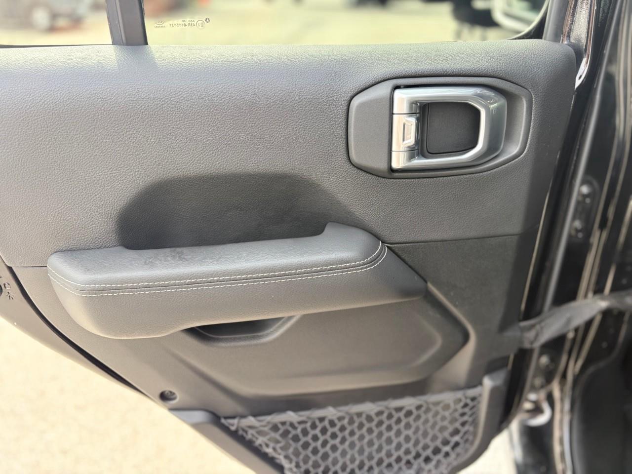 2021 Jeep WRANGLER UNLIMITED Sahara 4dr 4x4 Photo