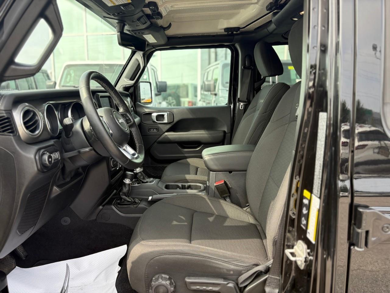 2021 Jeep WRANGLER UNLIMITED Sahara 4dr 4x4 Photo