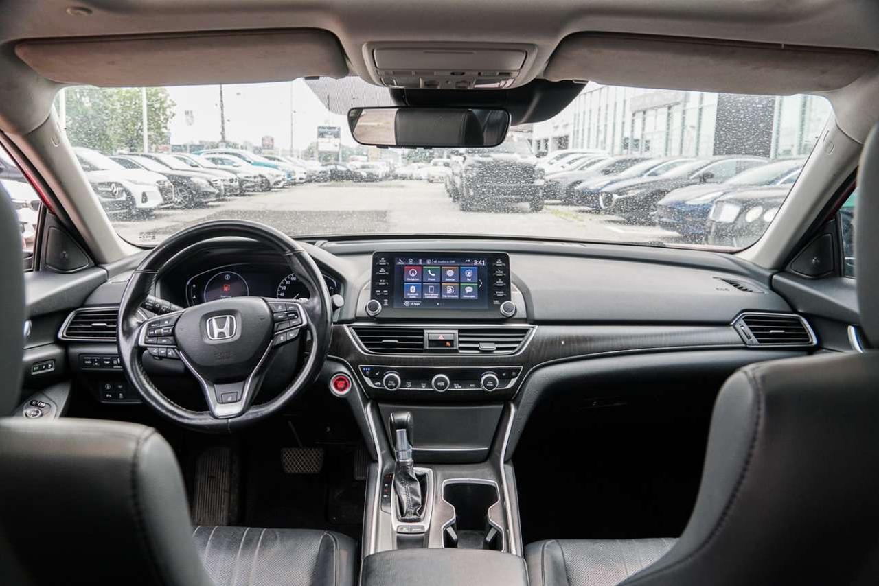 2018 Honda Accord Touring CVT Photo