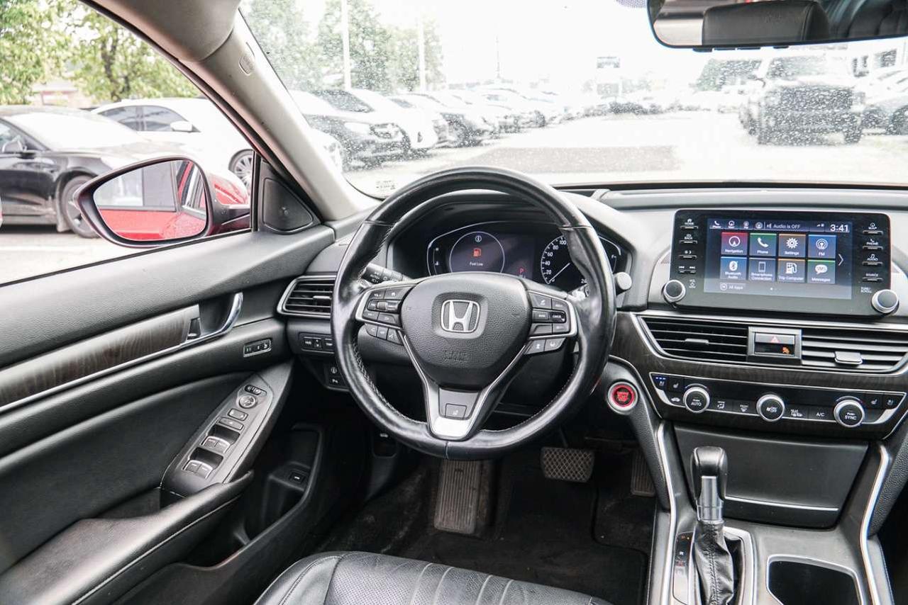 2018 Honda Accord Touring CVT Photo