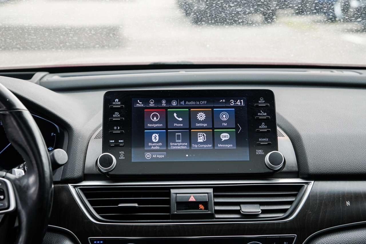 2018 Honda Accord Touring CVT Photo