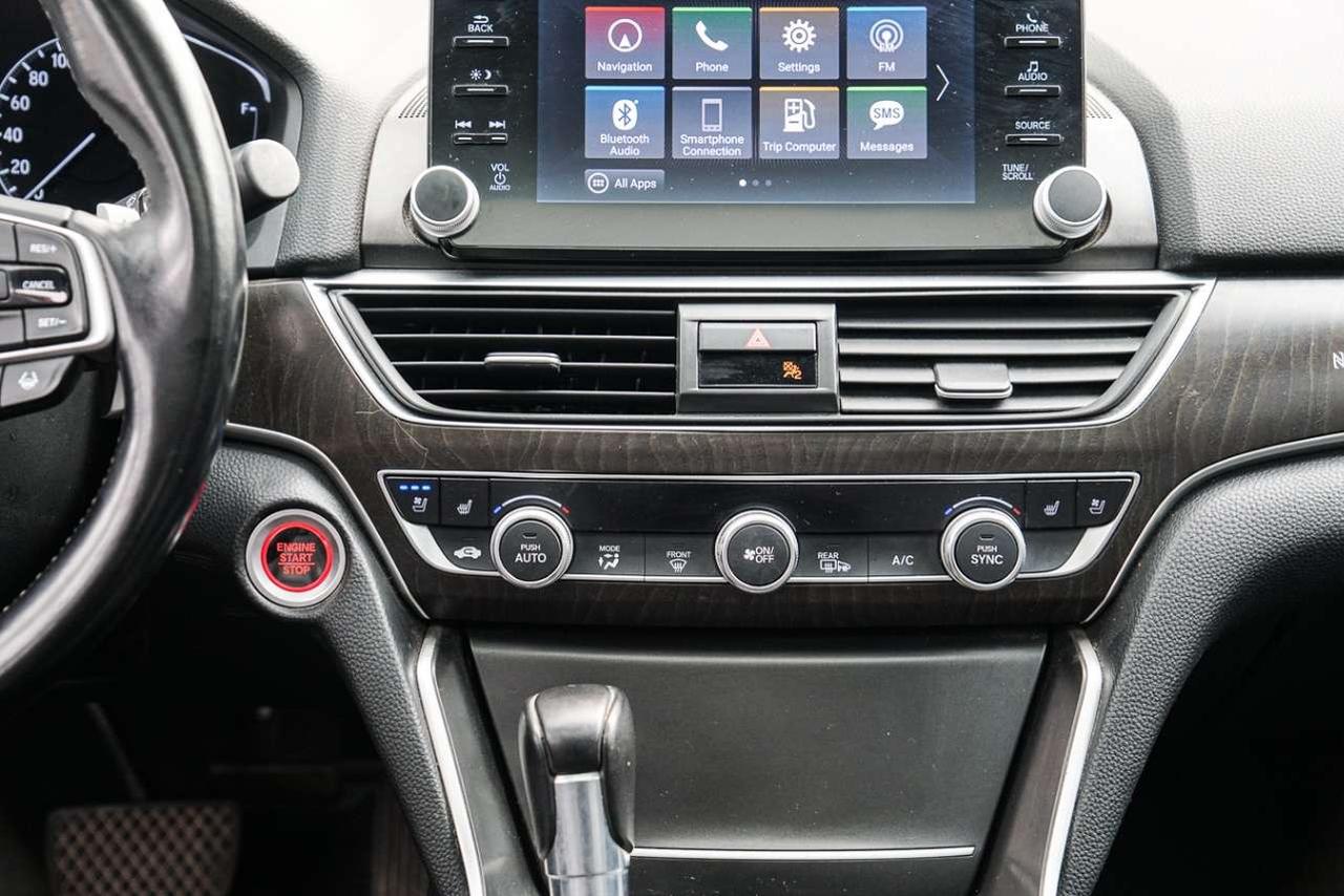 2018 Honda Accord Touring CVT Photo