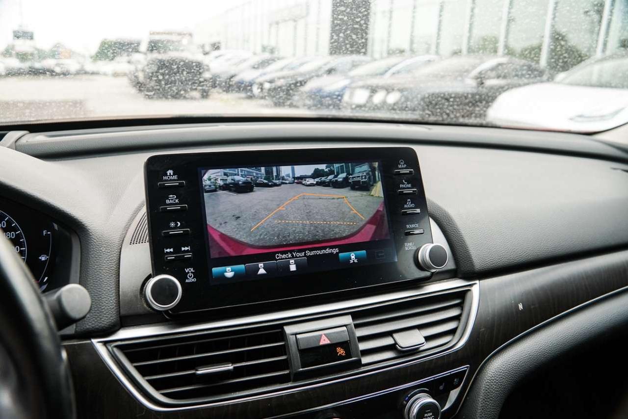 2018 Honda Accord Touring CVT Photo