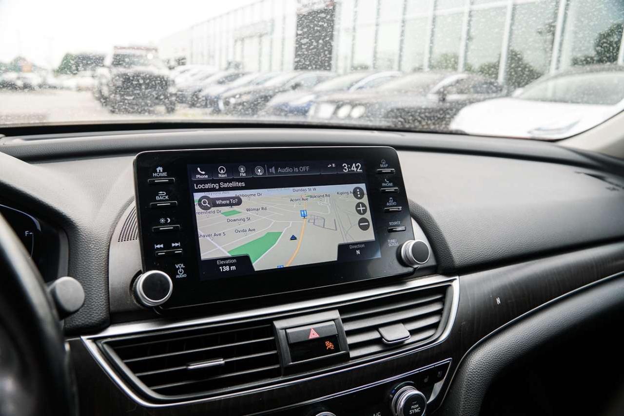 2018 Honda Accord Touring CVT Photo