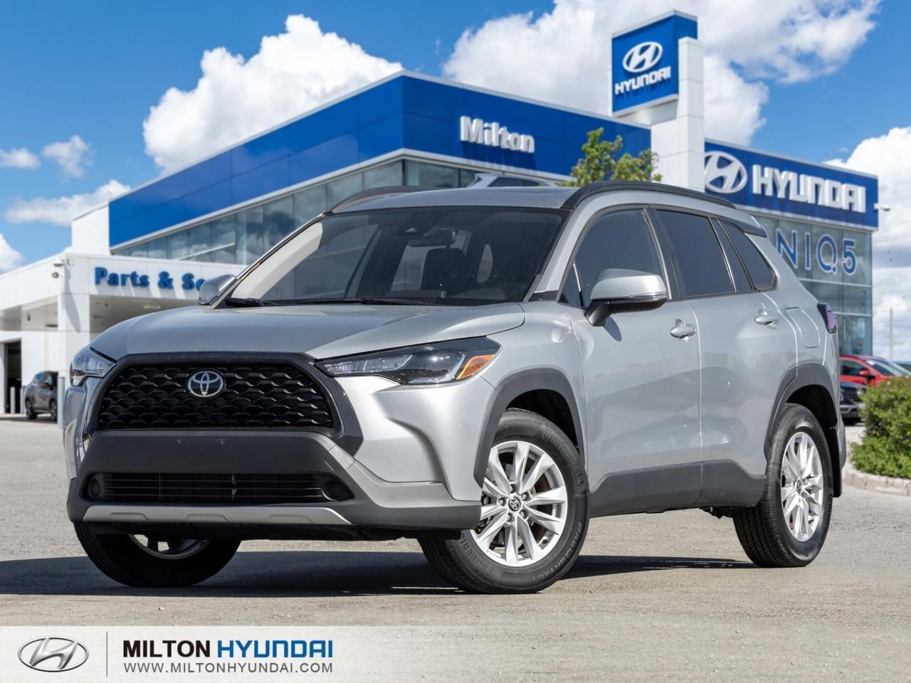 2022 Toyota Corolla Cross LE 4dr All-Wheel Drive Photo0