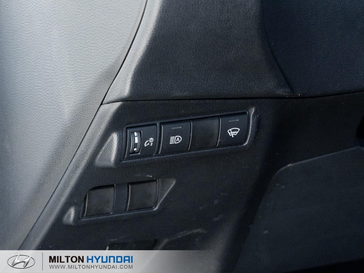 2022 Toyota Corolla Cross LE 4dr All-Wheel Drive Photo