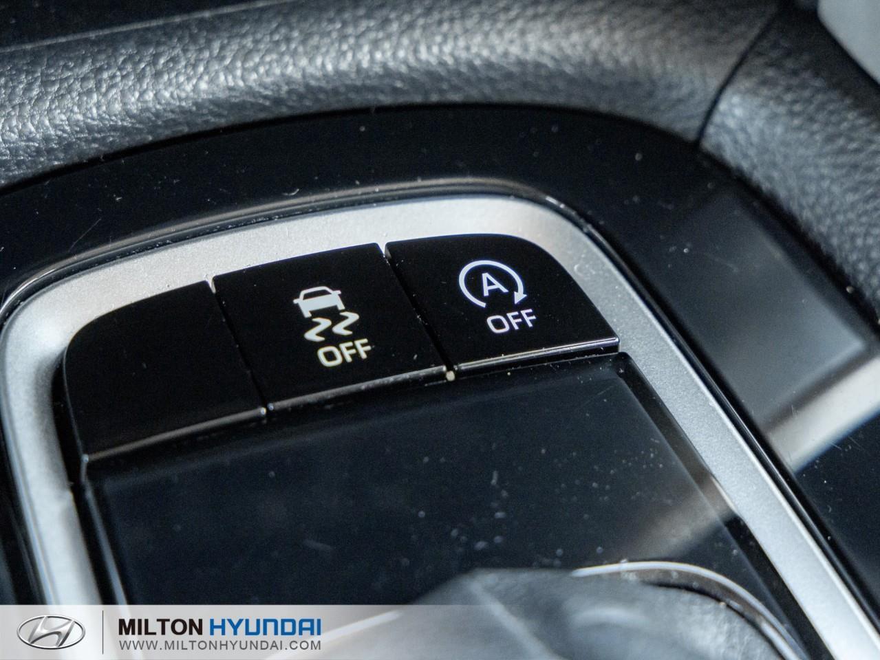 2022 Toyota Corolla Cross LE 4dr All-Wheel Drive Photo