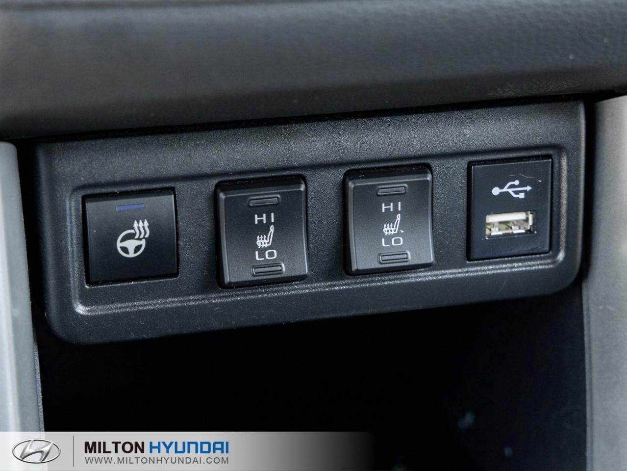 2022 Toyota Corolla Cross LE 4dr All-Wheel Drive Photo