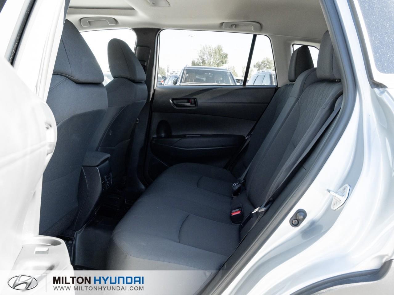 2022 Toyota Corolla Cross LE 4dr All-Wheel Drive Photo