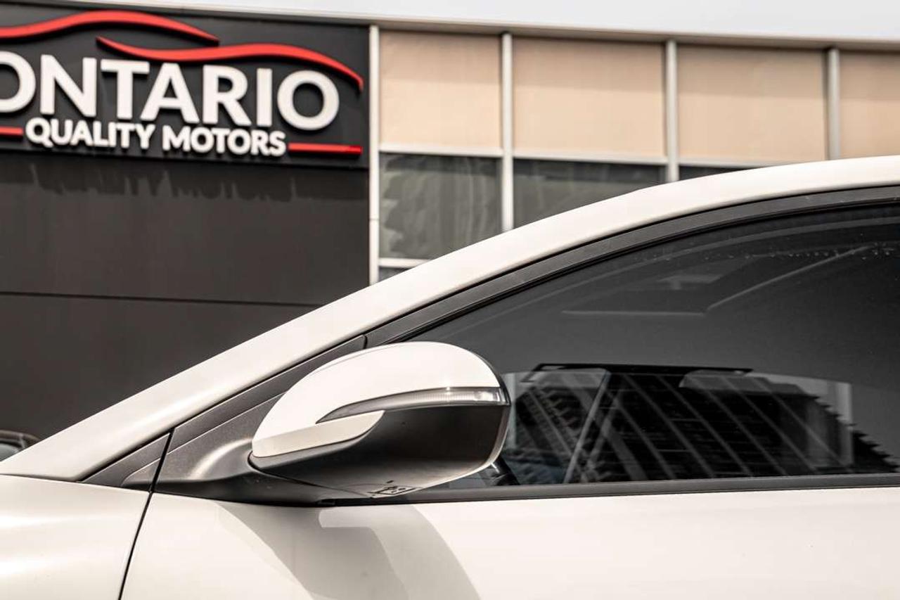 2020 Hyundai Elantra PREFERRED   CAM   SUNROOF   HEATED SEATS Photo