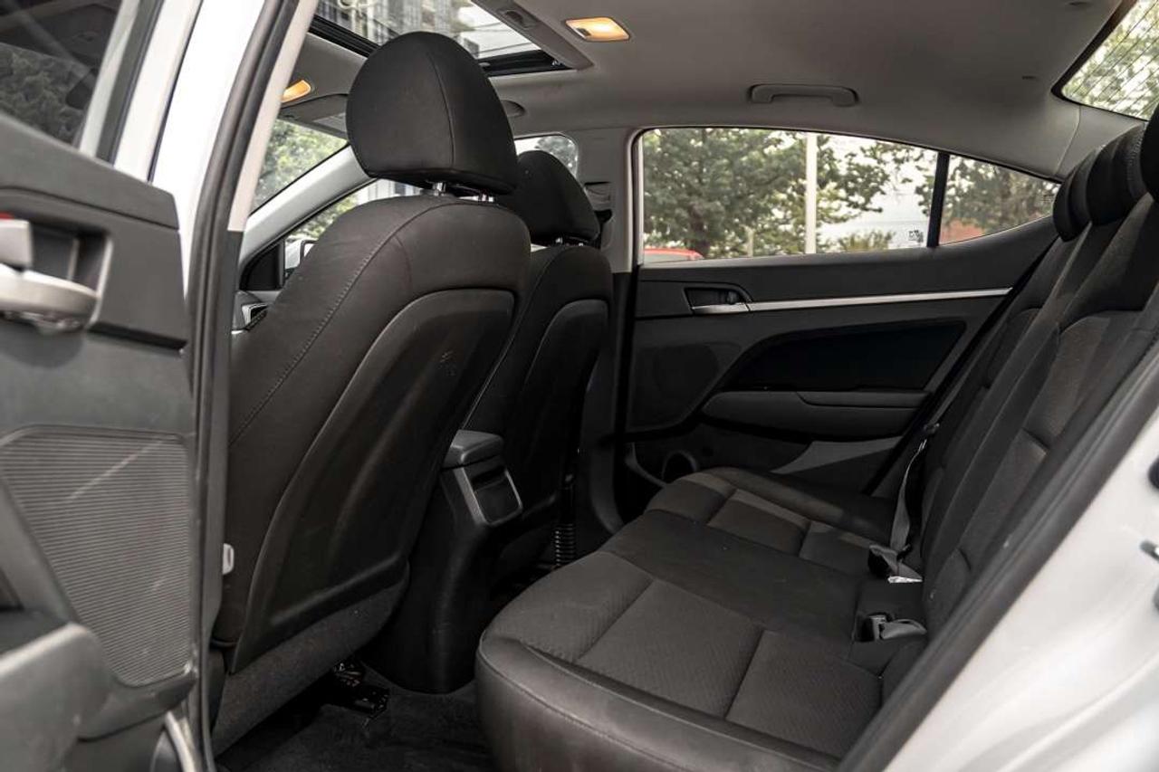 2020 Hyundai Elantra PREFERRED   CAM   SUNROOF   HEATED SEATS Photo