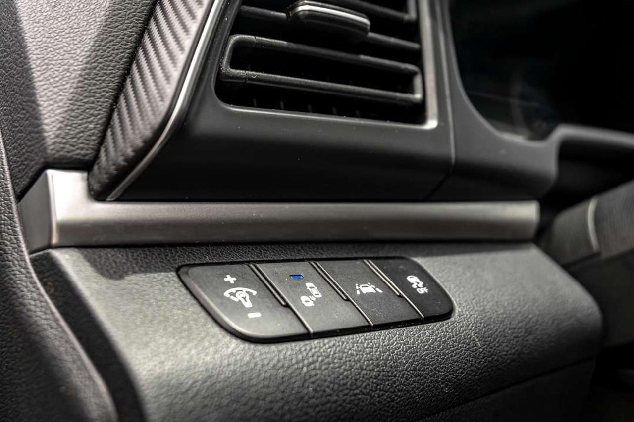 2020 Hyundai Elantra PREFERRED   CAM   SUNROOF   HEATED SEATS Photo