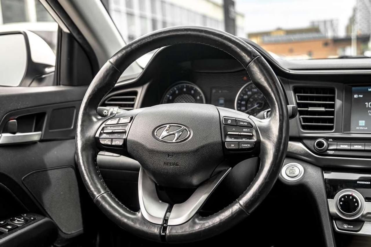 2020 Hyundai Elantra PREFERRED   CAM   SUNROOF   HEATED SEATS Photo