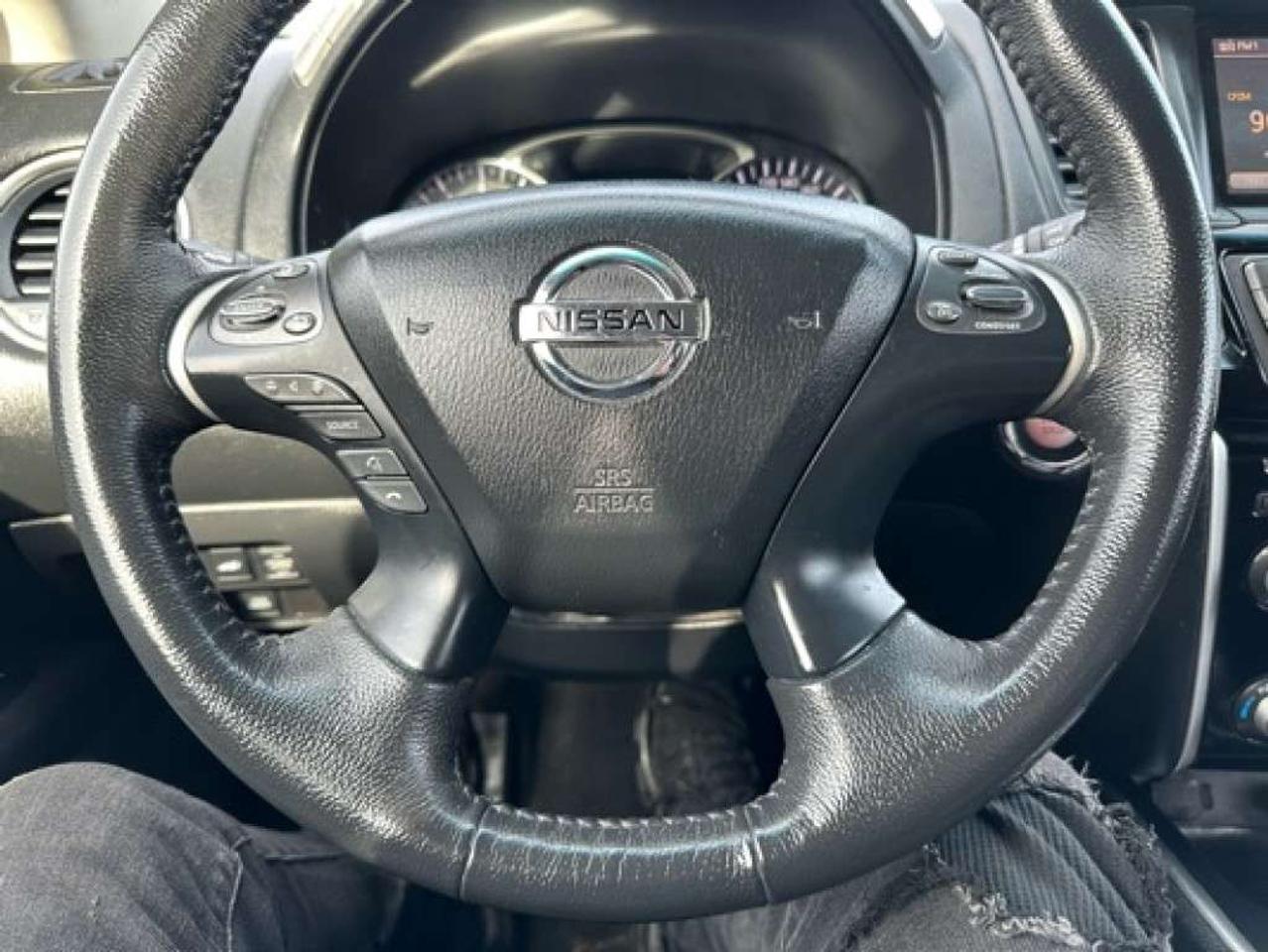 2014 Nissan Pathfinder 4WD 4dr Hybrid Photo