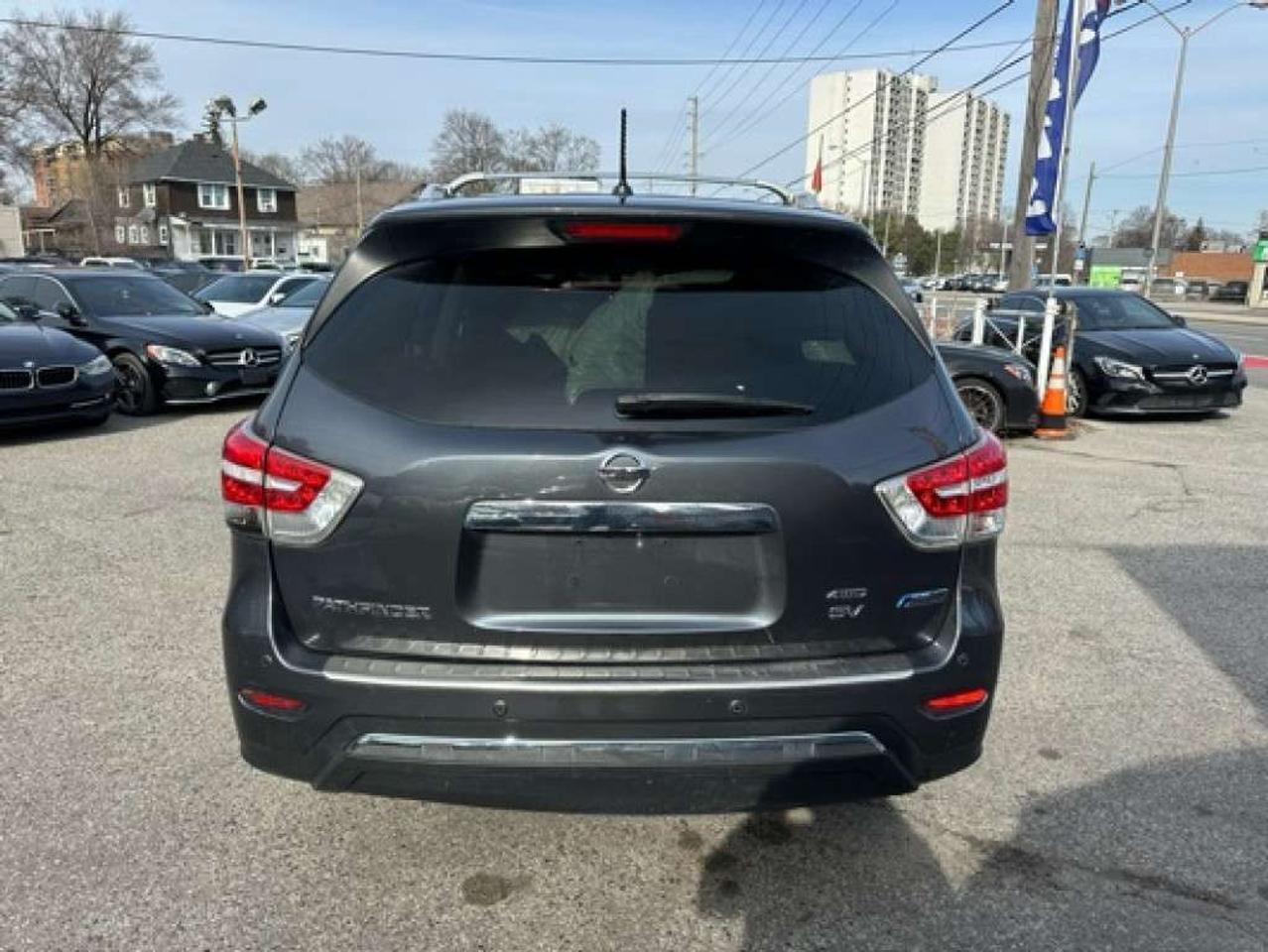 2014 Nissan Pathfinder 4WD 4dr Hybrid Photo