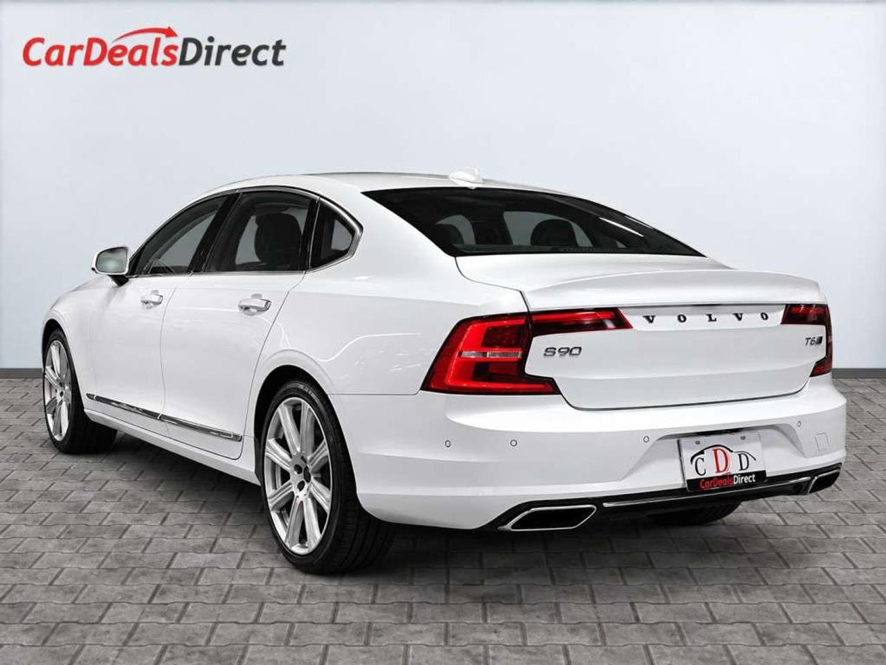 2018 Volvo S90 S90 T6 INSCRIPTION AWD / Leather / NAVI / Sunroof / 360 Cam / Loaded Photo4