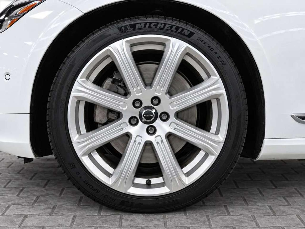 2018 Volvo S90 S90 T6 INSCRIPTION AWD / Leather / NAVI / Sunroof / 360 Cam / Loaded Photo