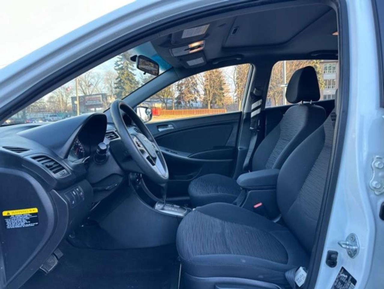 2016 Hyundai Accent 5DR HB Photo