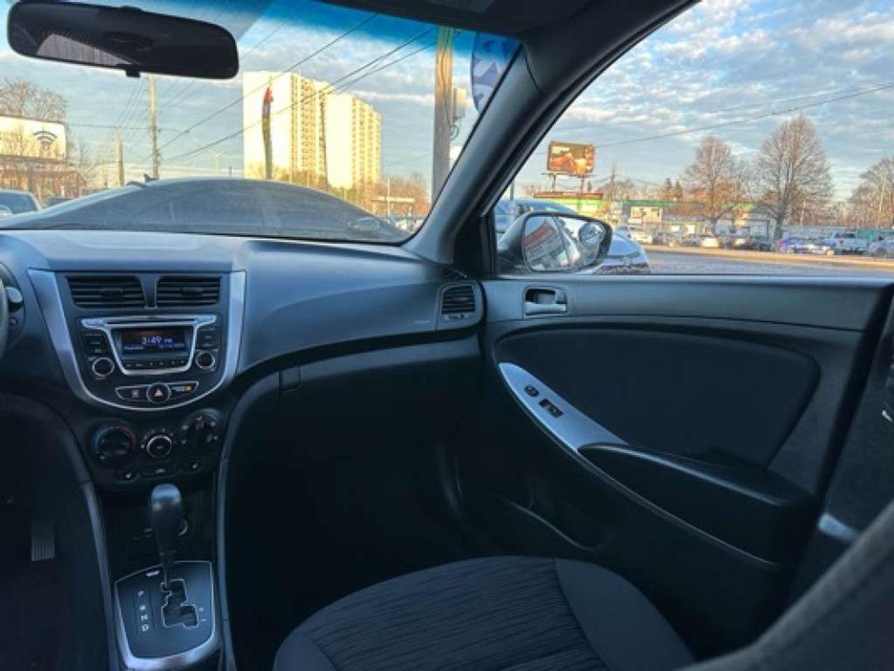 2016 Hyundai Accent 5DR HB Photo