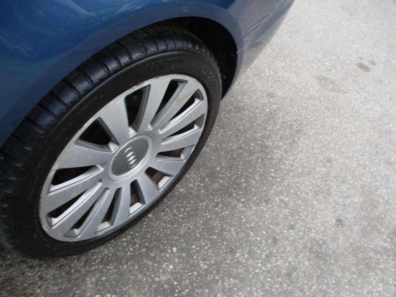 2005 Audi A6 4dr Sdn 4.2L quattro Auto Photo